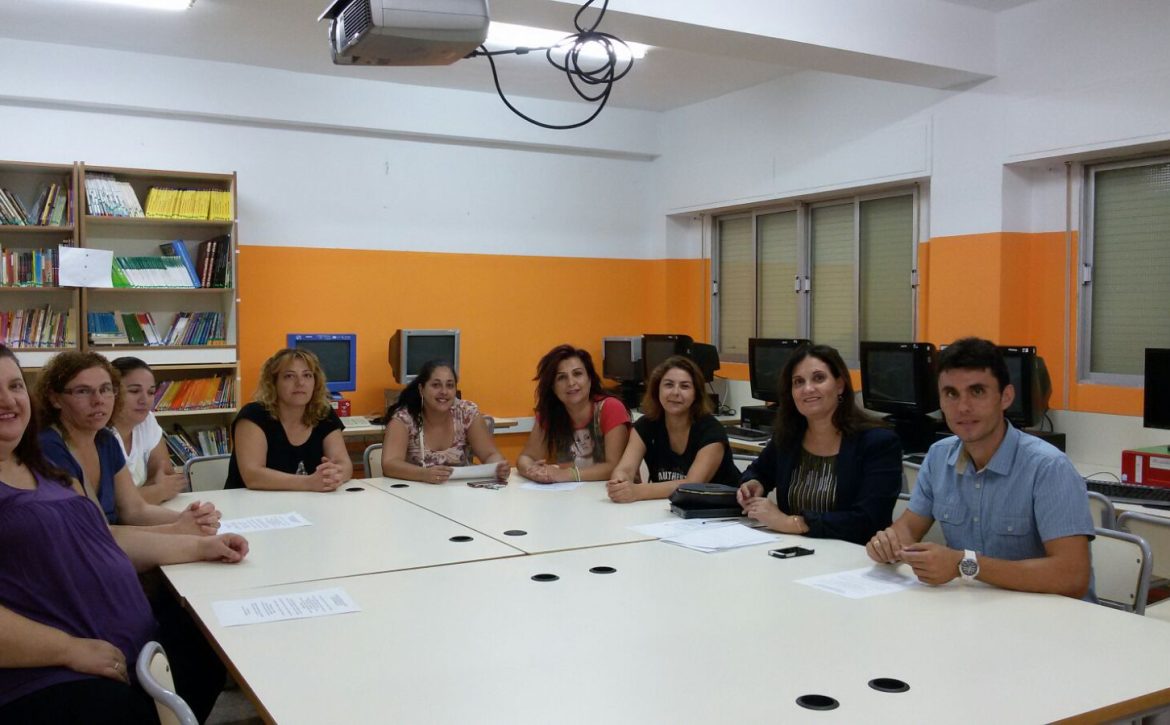 reunion-educacion-colegio-de-arneva