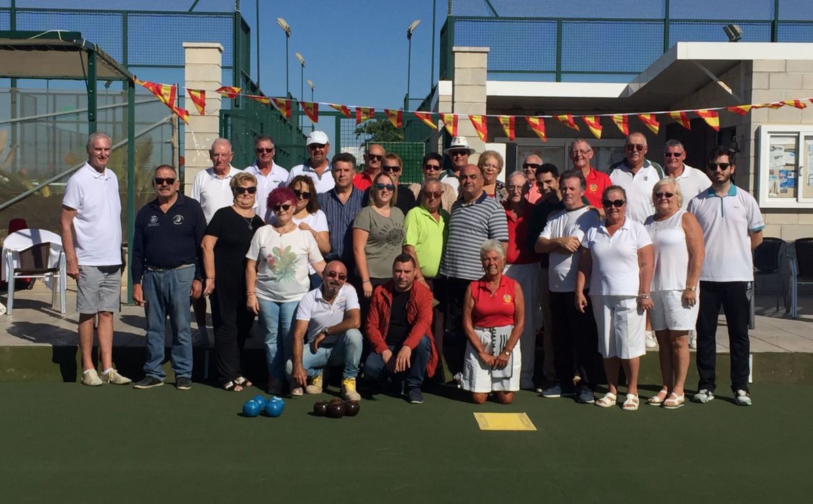 Enuentro club petanca Orihuela bolos-hierba