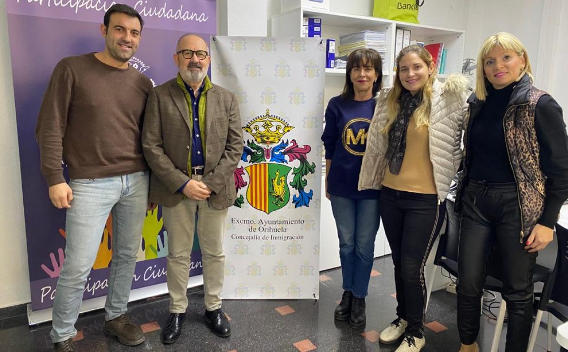 Ángel Luis Muñoz Grau con el equipo de la concejalía
