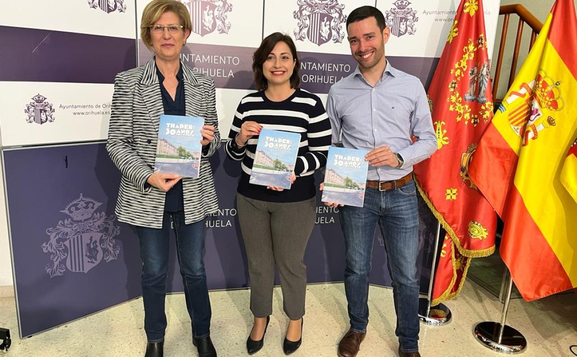 230323-EDUCACION-LIBROTHADER