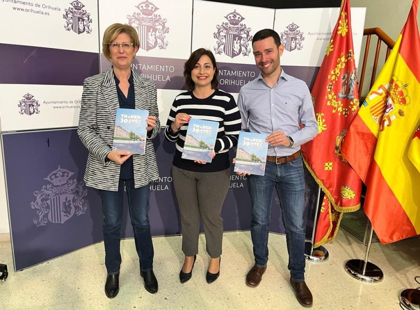230323-EDUCACION-LIBROTHADER