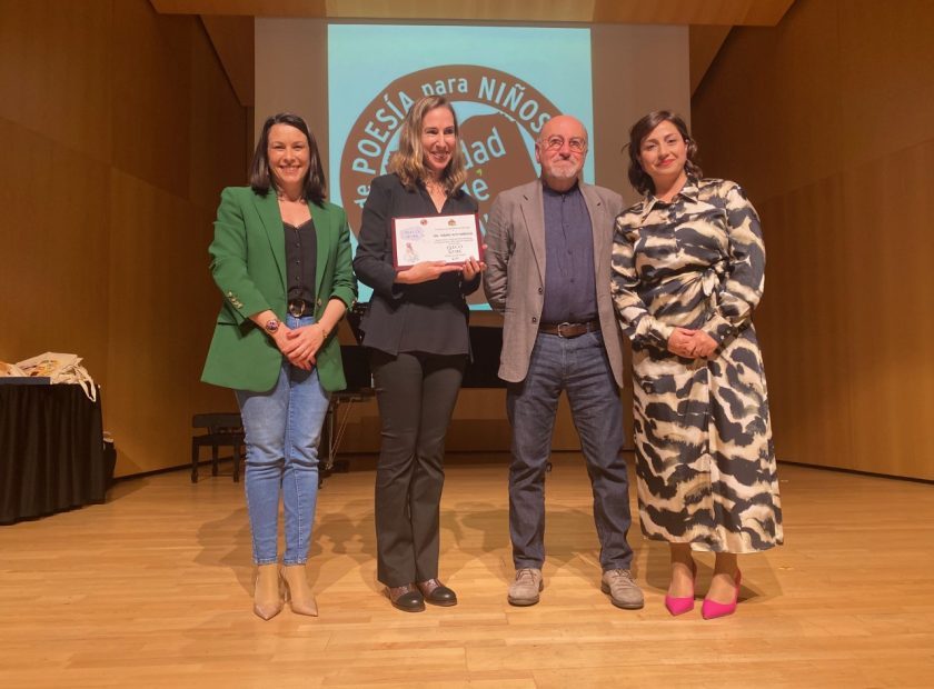 Foto entrega XV premio poesía