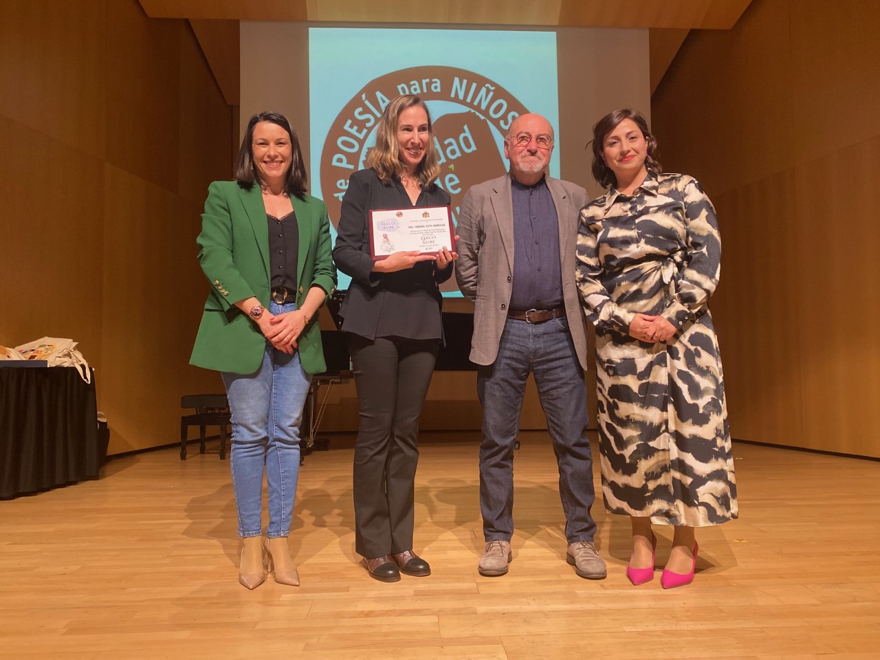 Foto entrega XV premio poesía