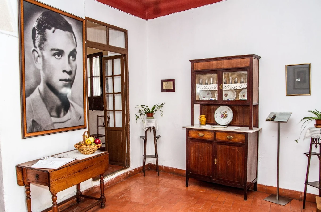 Cultura adjudica la contratación para realizar el primer Catálogo de Fondos de la Casa-Museo de Miguel Hernández