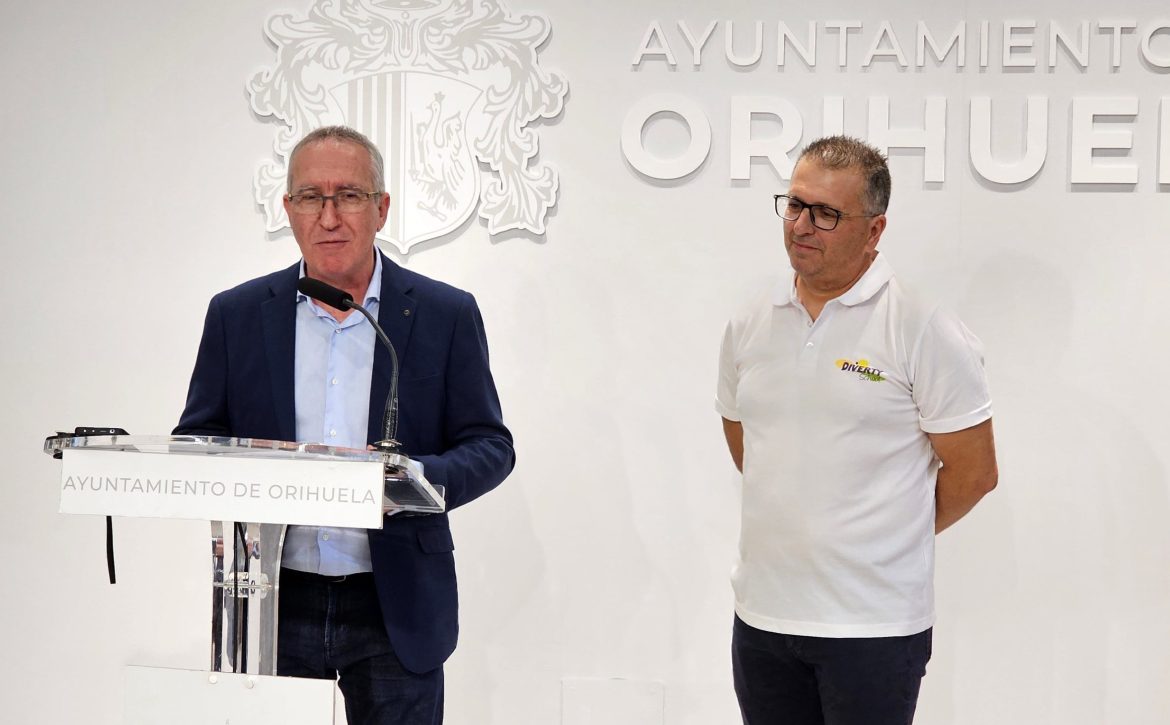 FOTO de la rueda de prensa de la Escuela de Verano