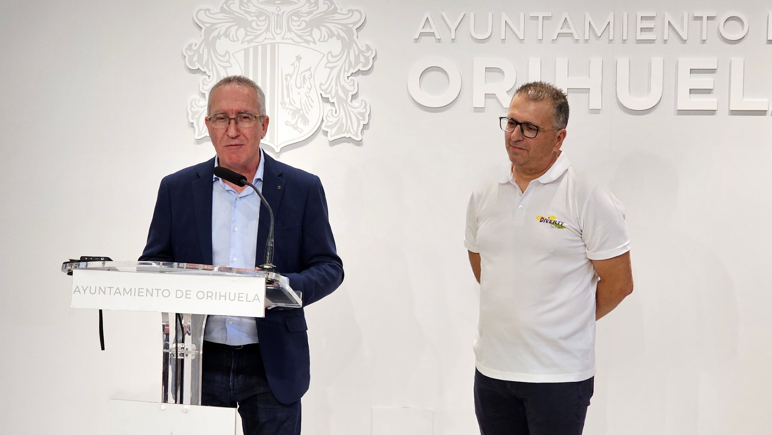 FOTO de la rueda de prensa de la Escuela de Verano