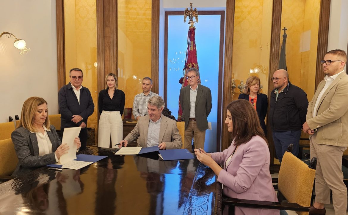 Foto Firma del Convenio 1
