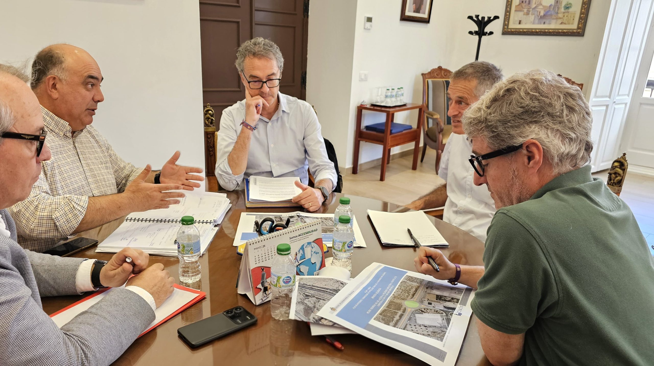 Vegara traslada a Carreteras del Estado la urgencia de actuar en los accesos y puntos más conflictivos del municipio