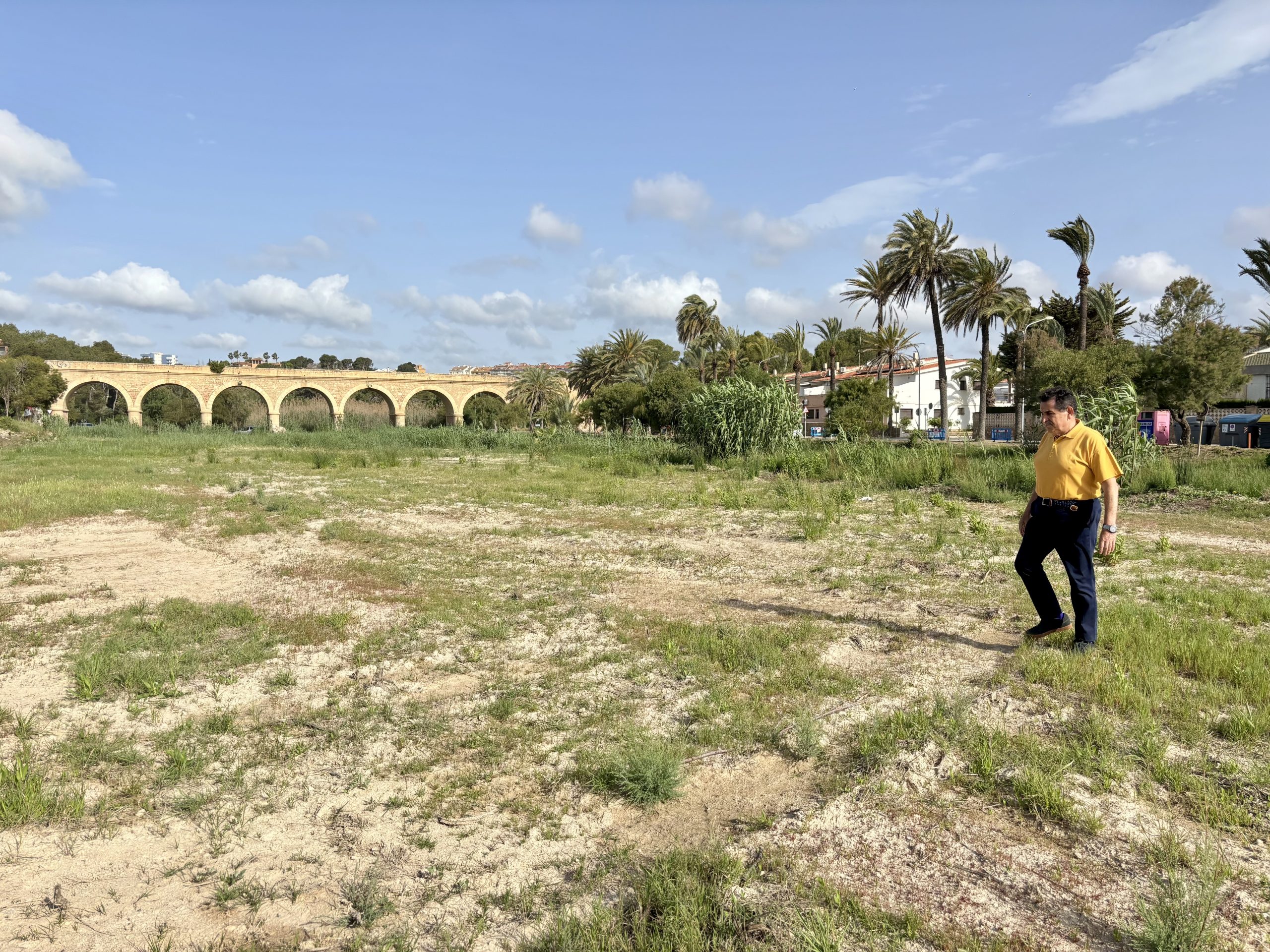 La Concejalía de Costa finaliza los trabajos de limpieza del río Nacimiento de Campoamor