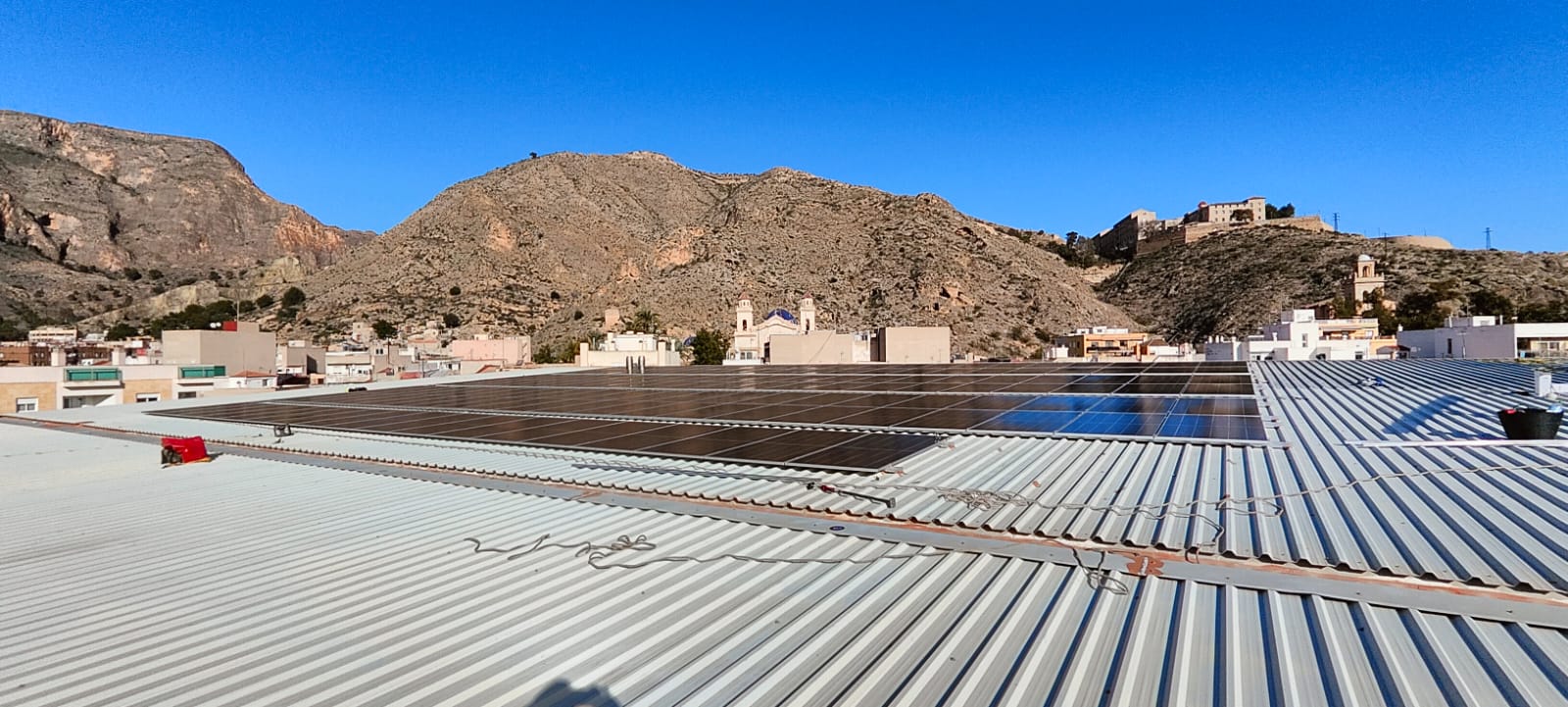 Foto archivo placas solares del Palacio Agua