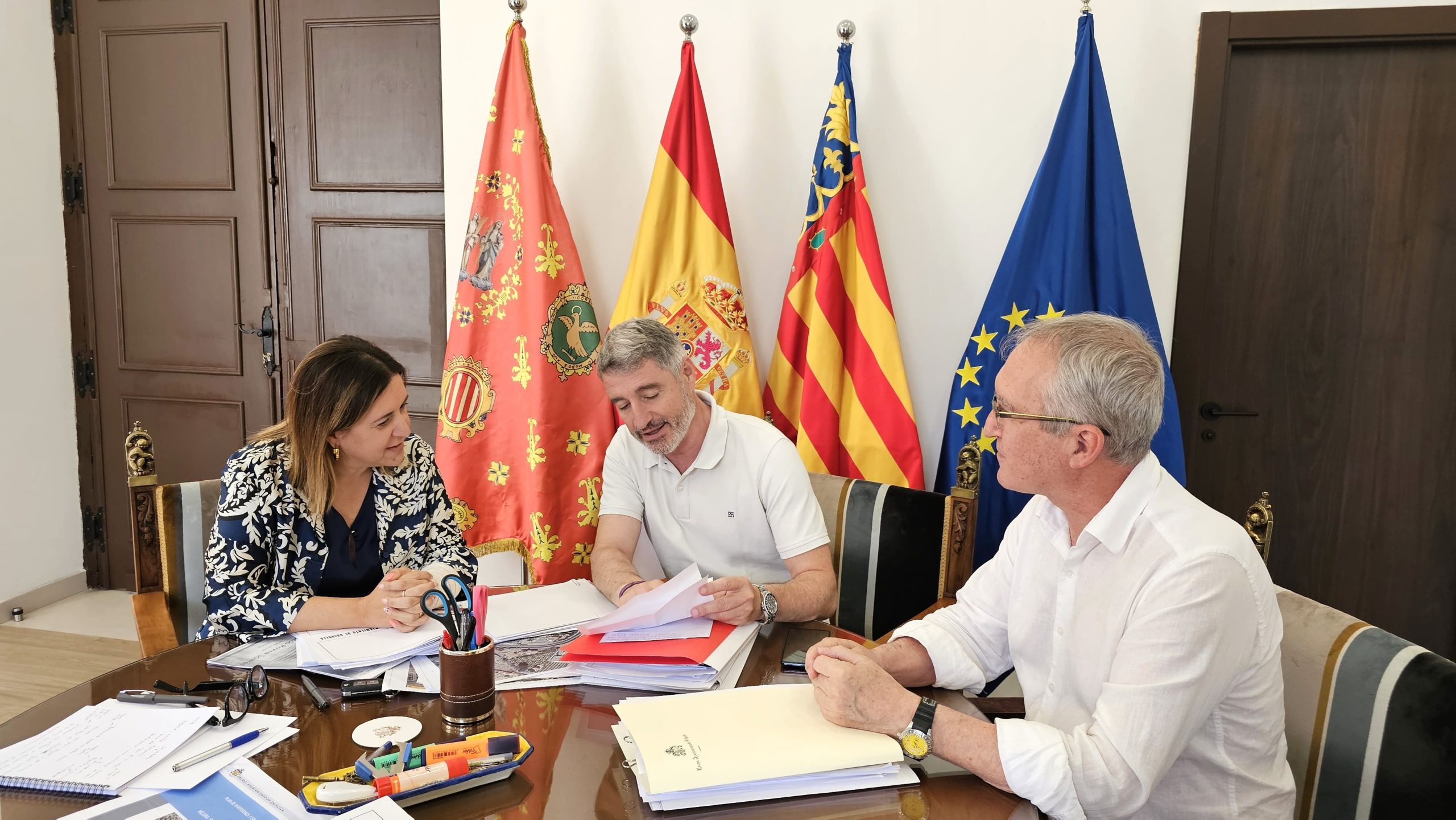Foto reunión educación