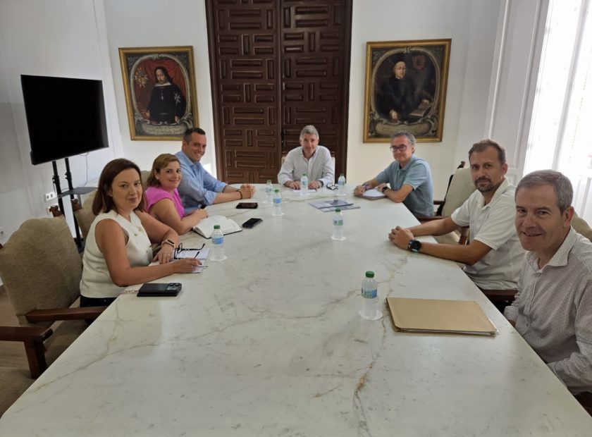 Imagen de la reunión hospital
