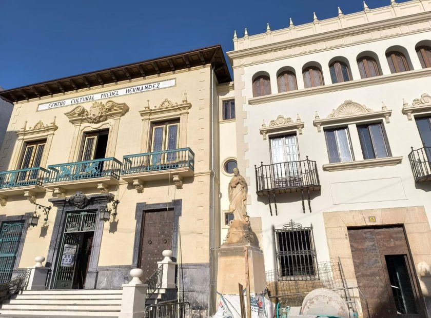 Caja de ahorros de Monserrate