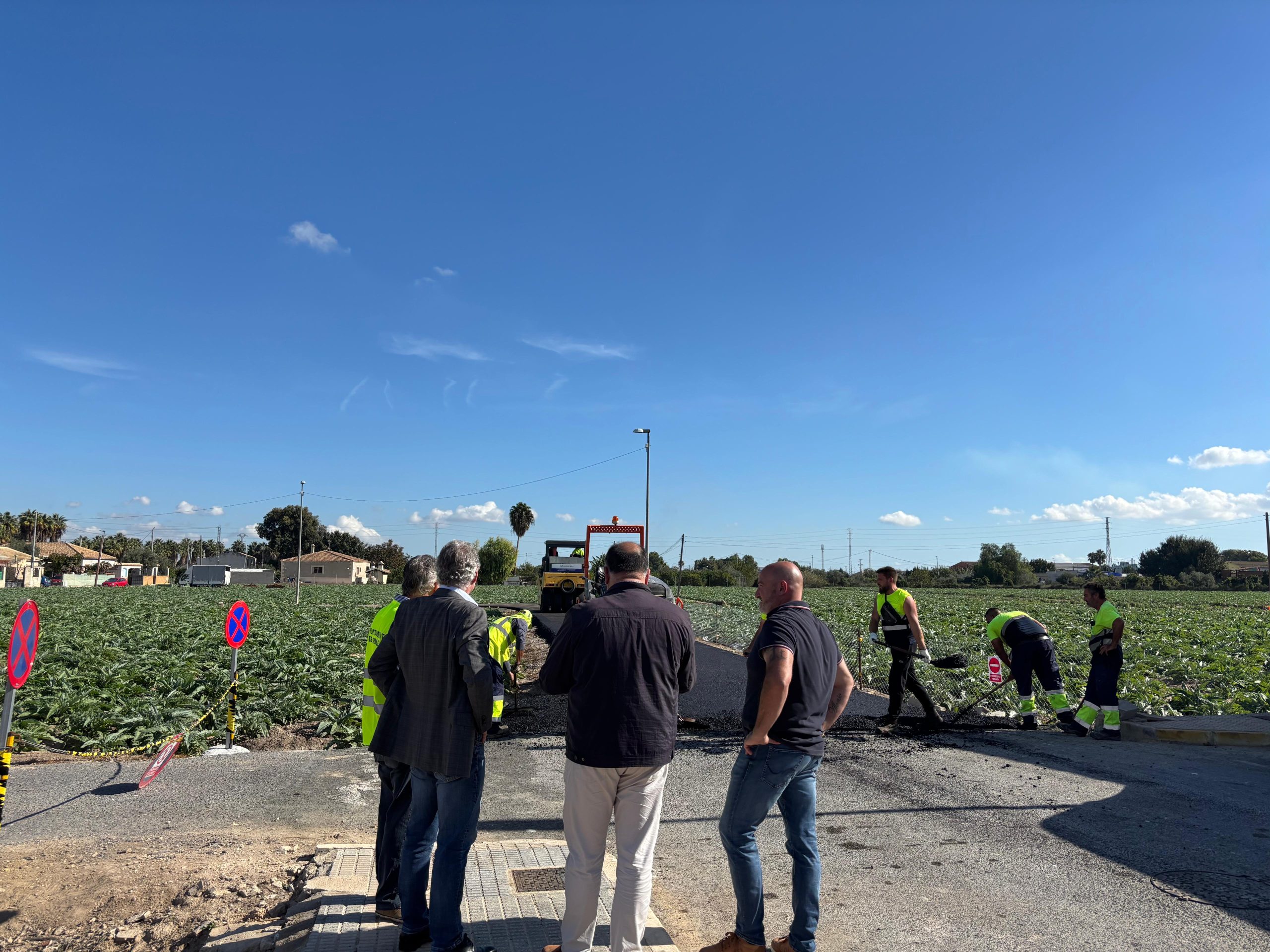 Infraestructuras culmina las obras de asfaltado en once calles y caminos de San Bartolomé, atendiendo una reivindicación vecinal de más de 20 años