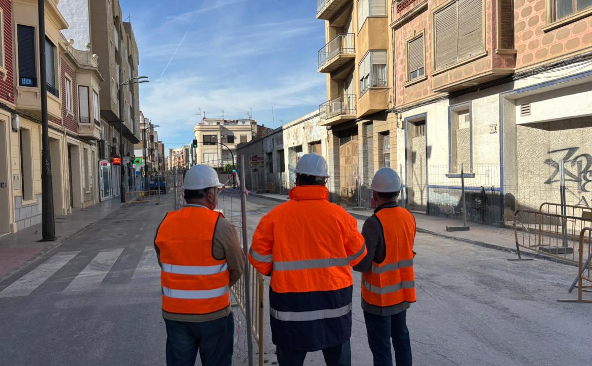 foto visita a la obra Pintor Agrasot (1)