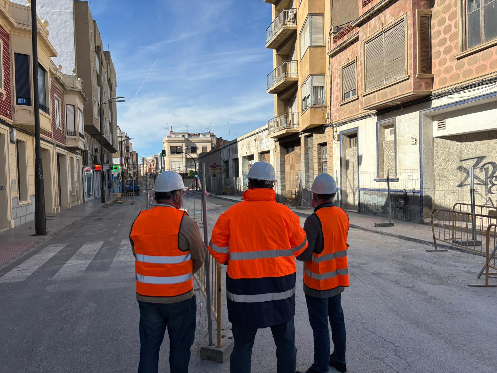 Orihuela renueva la red de alcantarillado en la calle Pintor Agrasot para garantizar el correcto funcionamiento de la red