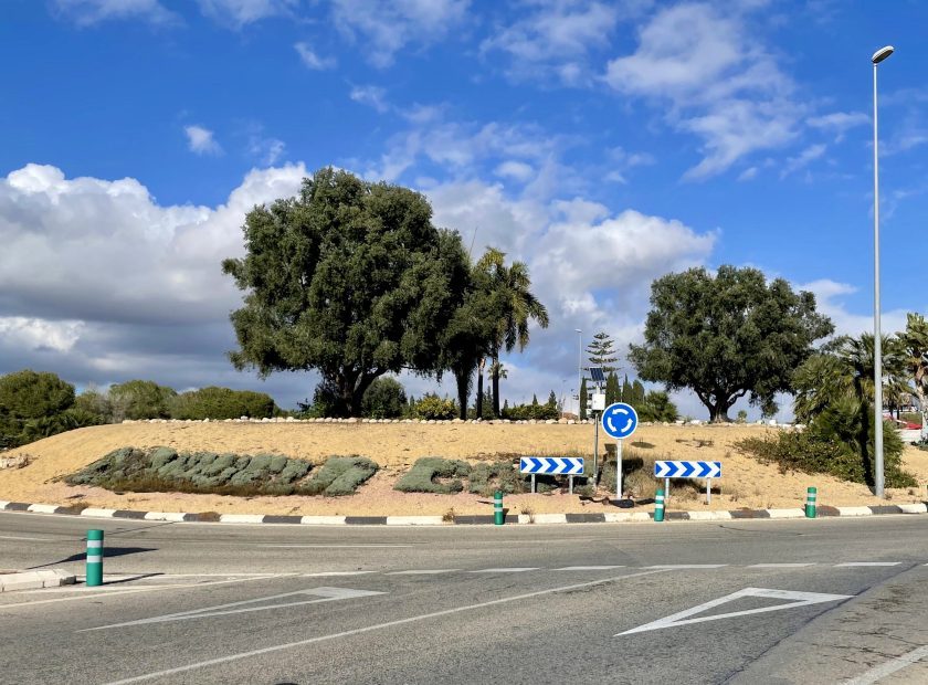 fotoRotondaOrihuelaCosta