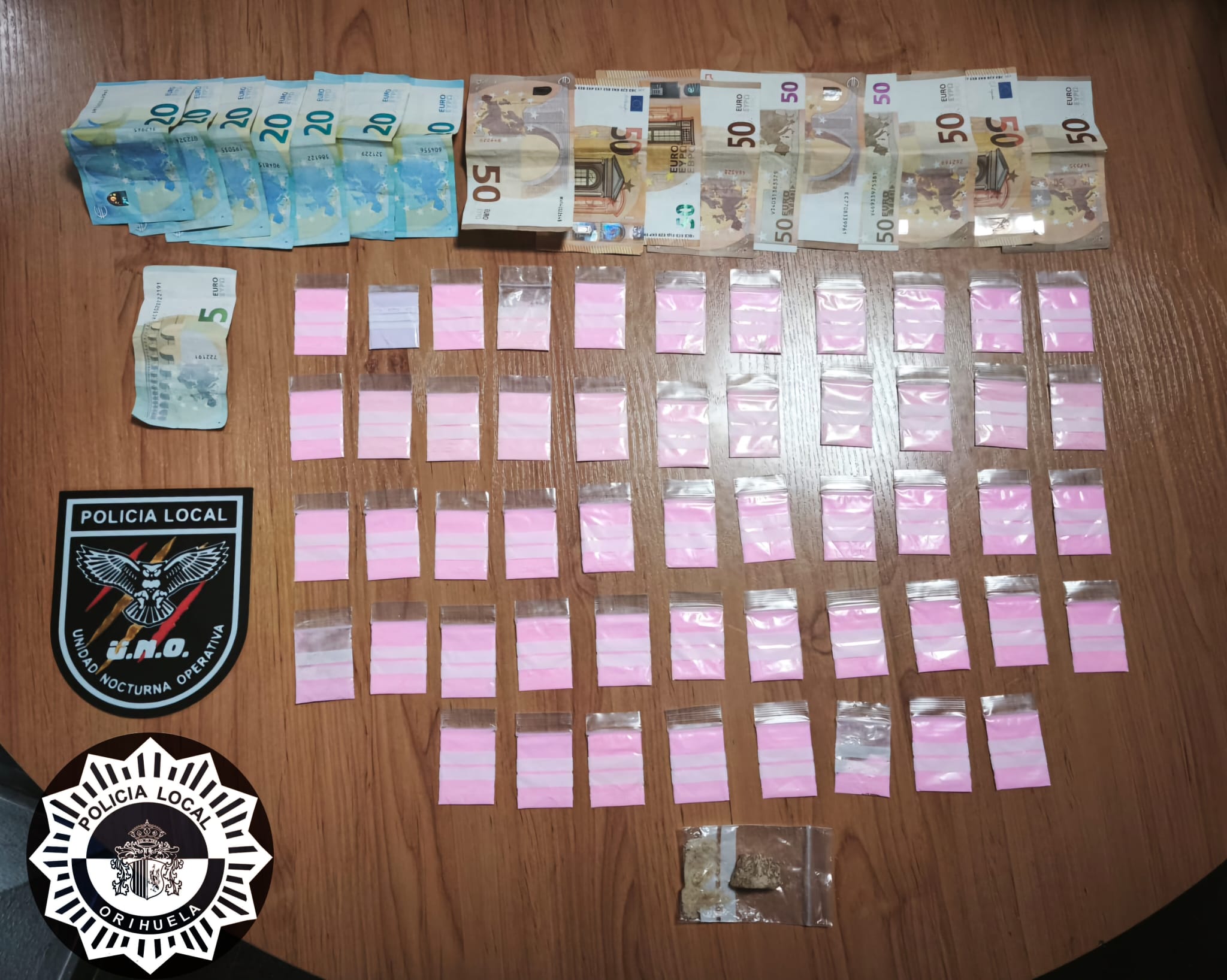 La Policía Local detiene a dos personas por un presunto delito contra la salud pública