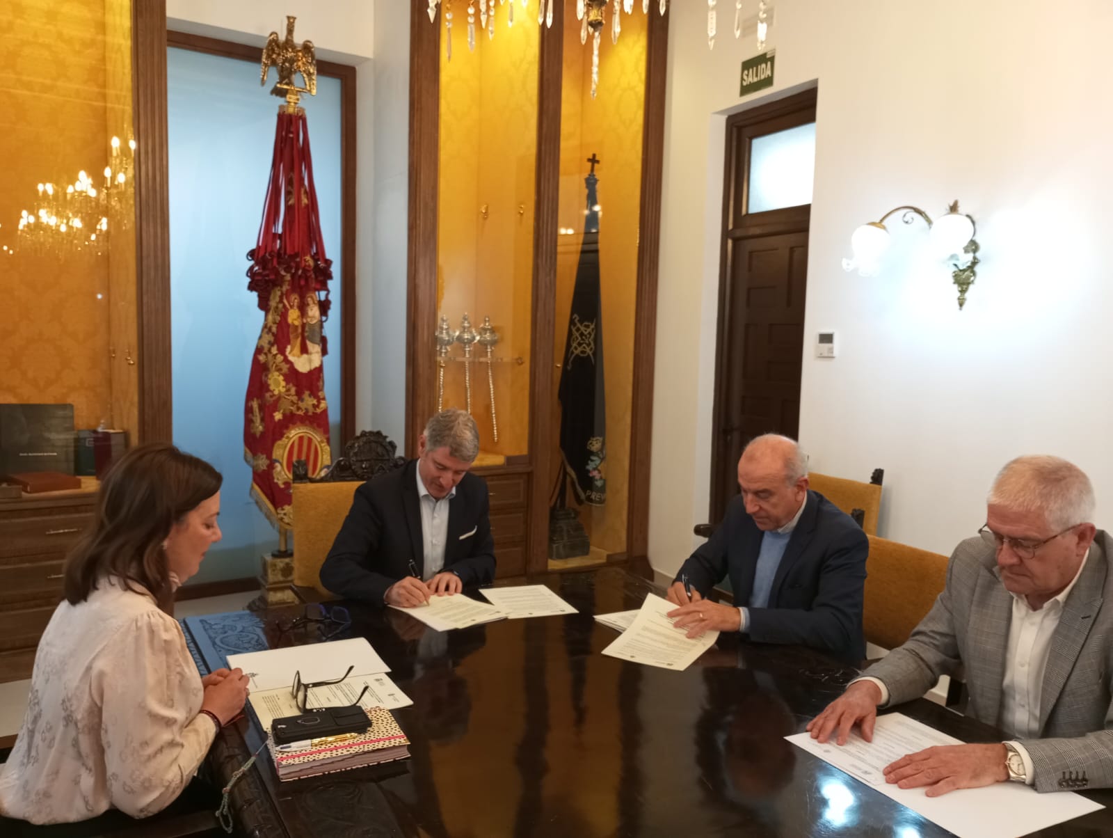 El Ayuntamiento de Orihuela y el Colegio Oficial de Médicos de Alicante firman un convenio de colaboración en materia de salud pública