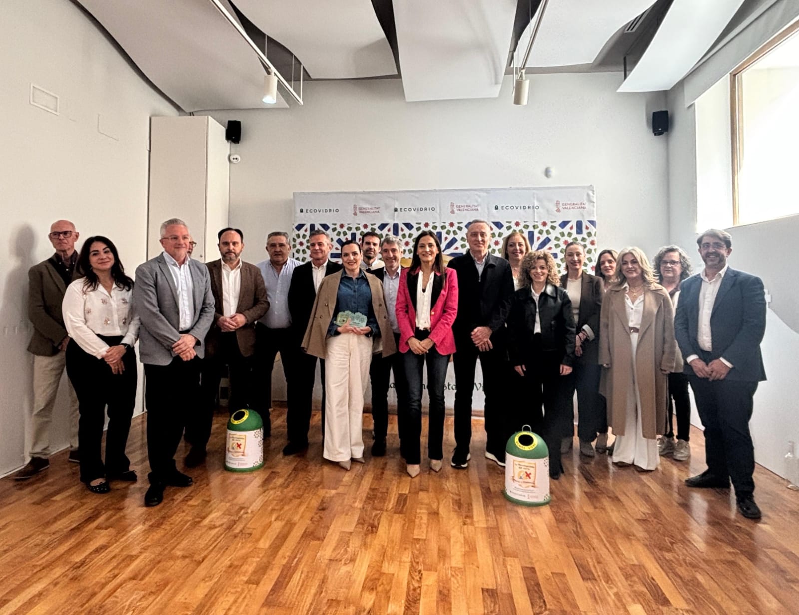 Orihuela demuestra que fiesta y responsabilidad van de la mano con el premio de ‘La Reconquista del Vidrio 2025’