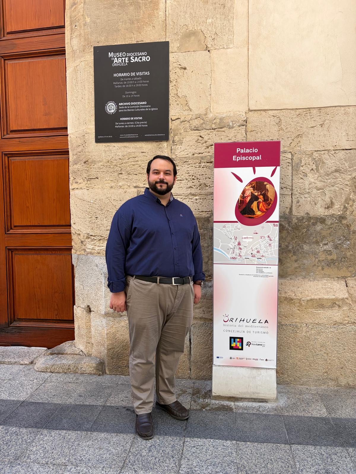El Ayuntamiento de Orihuela adjudica el suministro de un equipo de audioguías para visitas turísticas
