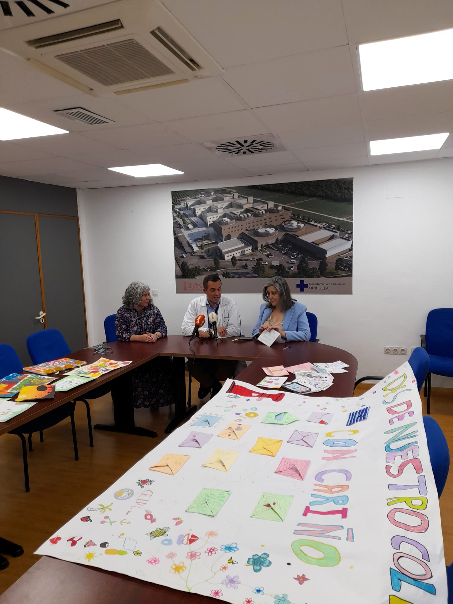 Familia, Hospital Vega Baja y Los Dolses conmemoran el Día del Niño Hospitalizado