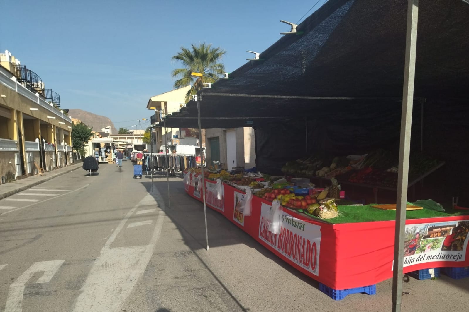 Mercados abre el procedimiento de cambio y mejora de puestos del mercadillo de San Bartolomé