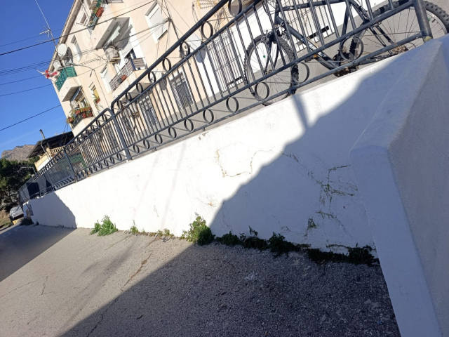 Fachada número 3 - Dimensiones de 20 m x 1,25 m