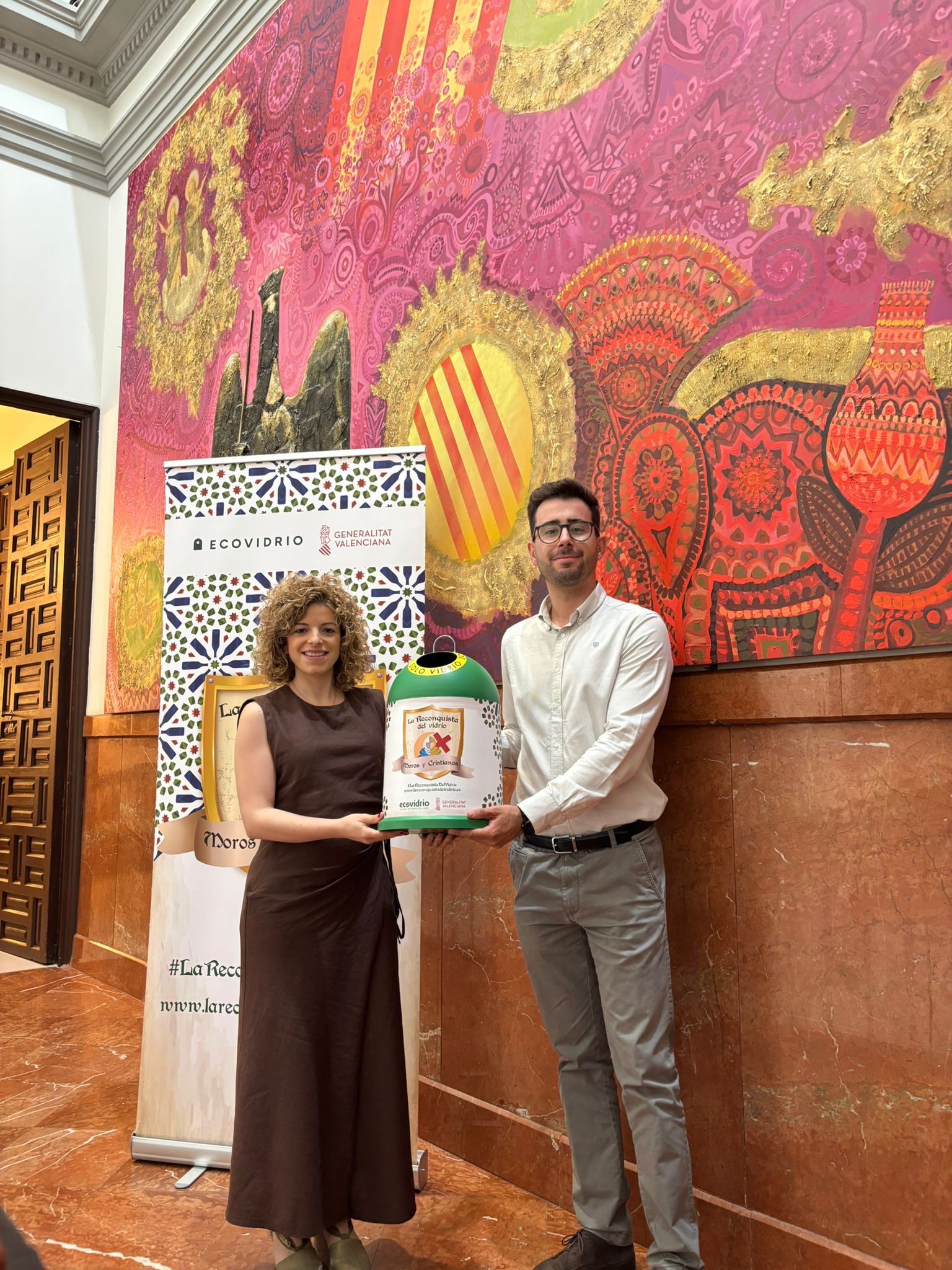 Ecovidrio y el Ayuntamiento de Orihuela fomentan el reciclado de envases de vidrio durante las fiestas de Moros y Cristianos con la campaña ‘La Reconquista del Vidrio’