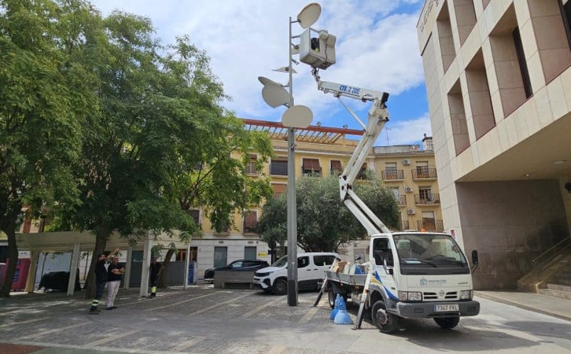 Foto iluminación plaza