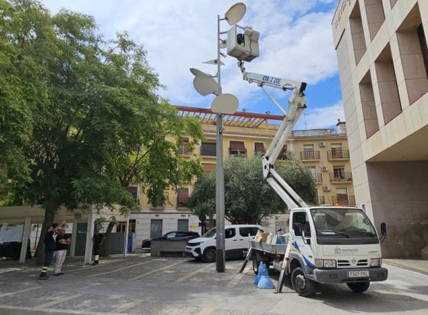 Foto iluminaciÃģn plaza