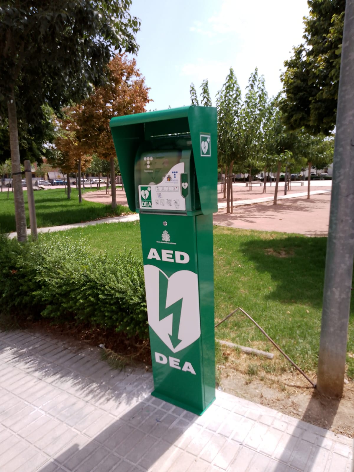 El Ayuntamiento de Orihuela continúa ampliando su red de desfibriladores con siete nuevos equipos en pedanías y costa