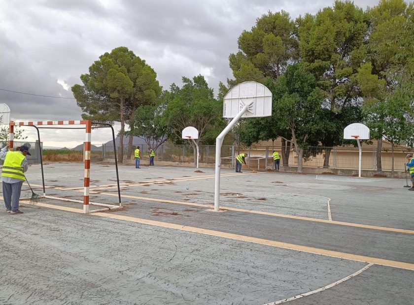 Foto colegio limpieza