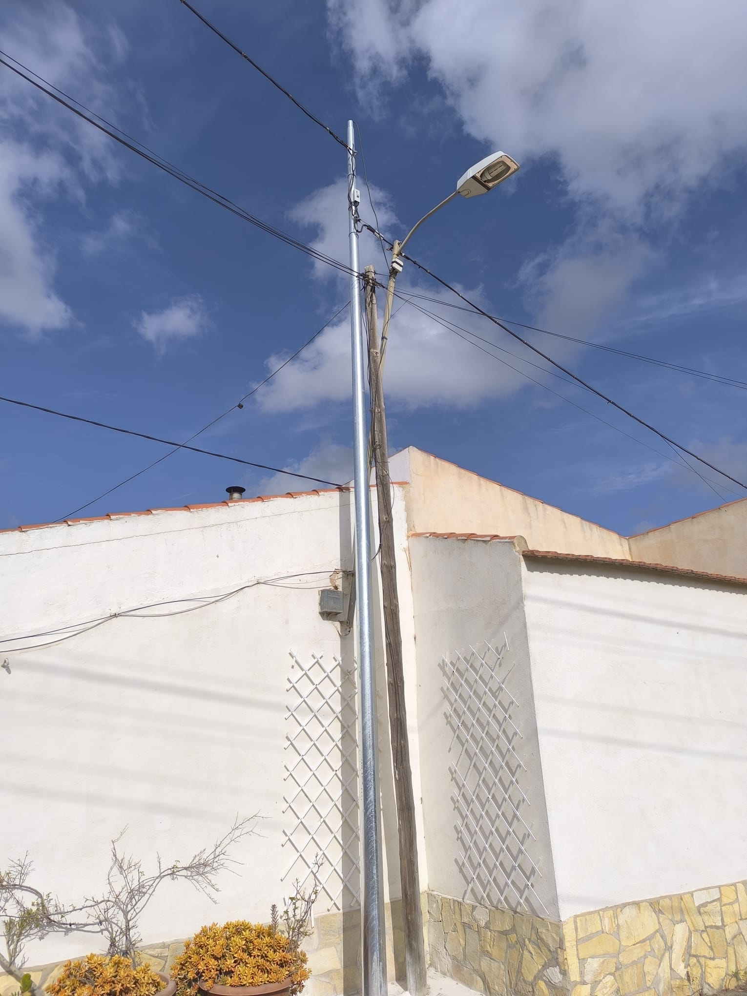 Infraestructuras renueva 36 puntos de alumbrado público en distintas pedanías de Orihuela