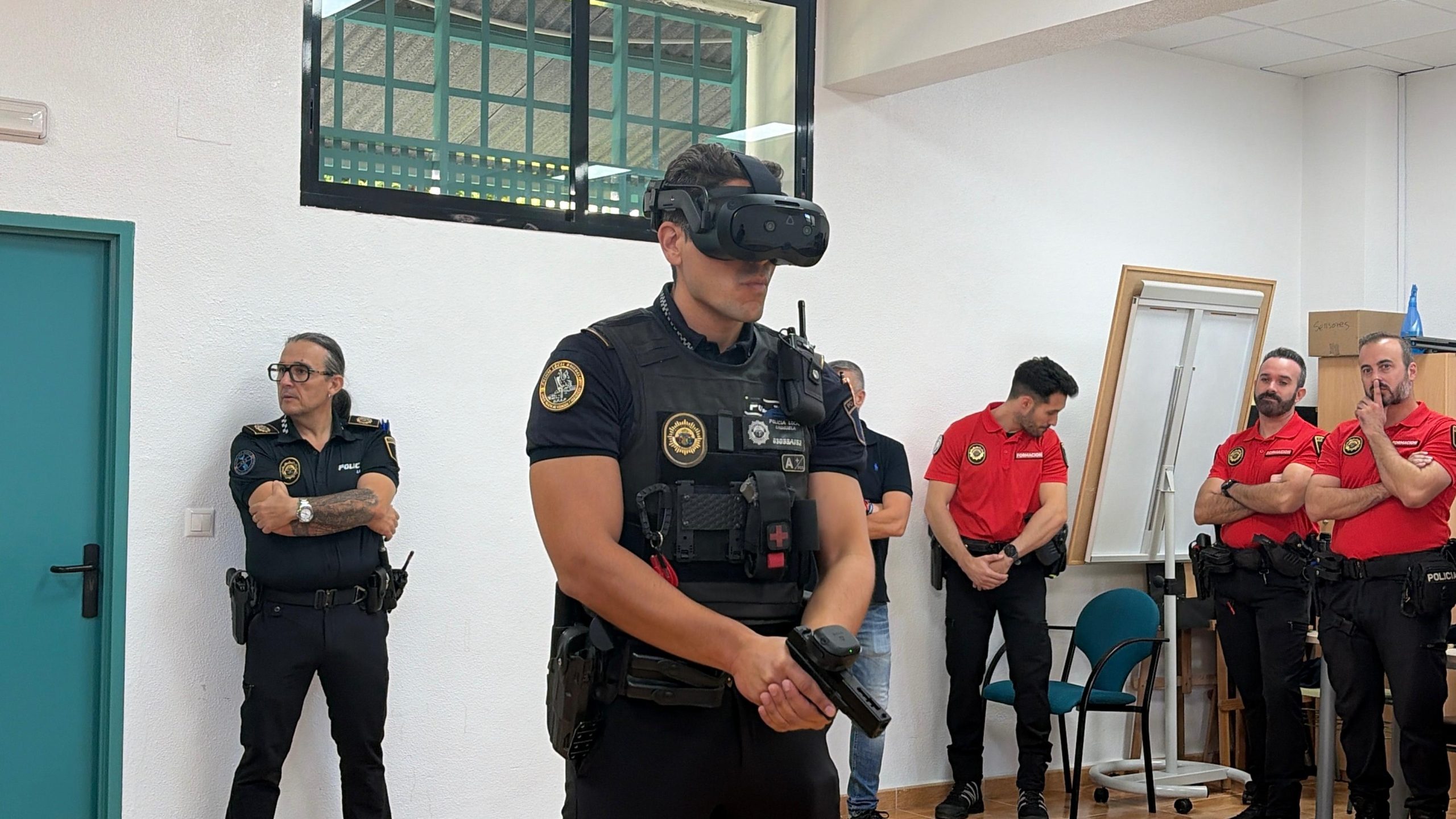La Policía Local de Orihuela inicia su formación con el sistema de entrenamiento policial ‘Octopus’ basado en la realidad virtual