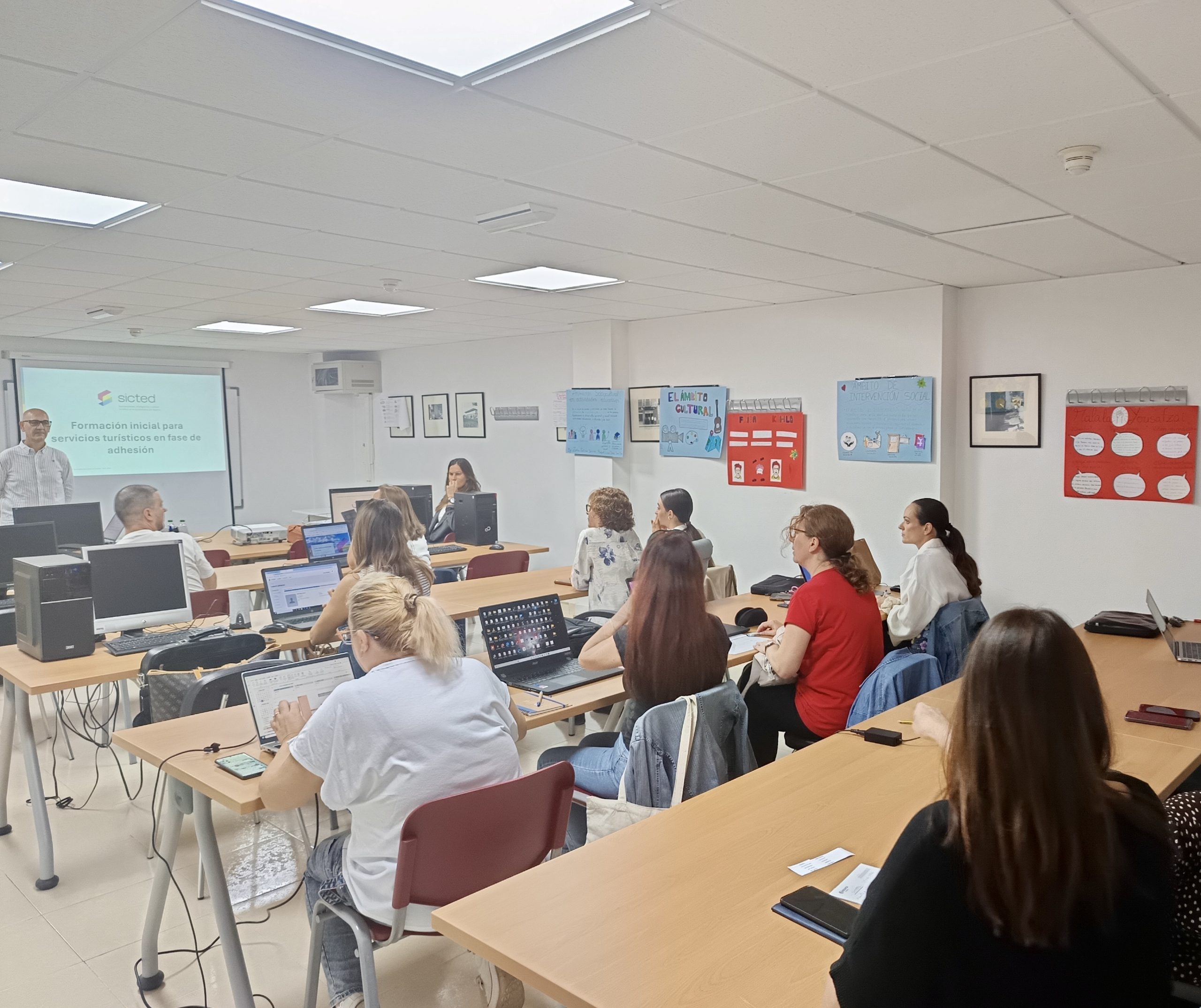 Orihuela inicia una nueva etapa del SICTED con formación para las empresas turísticas