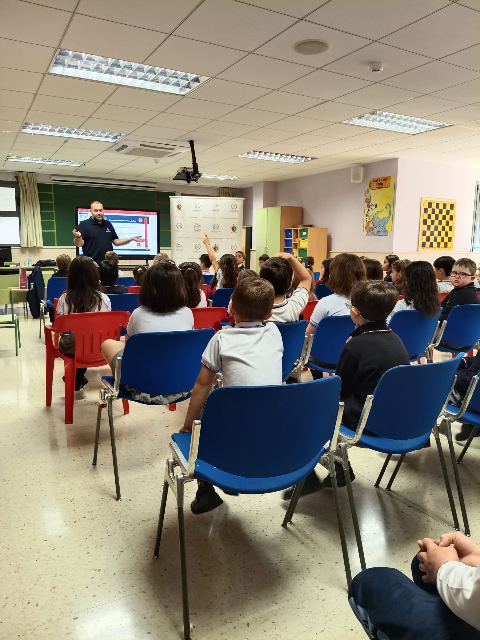 El Ayuntamiento de Orihuela retoma las charlas de formación en emergencias dirigidas a escolares, docentes y personas adultas